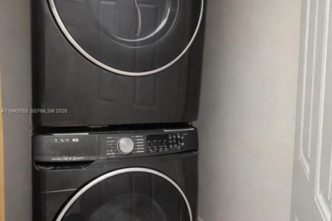 Villa ou maison à vendre à Hollywood, Floride: 3 chambres, 120.4 m2 № 1999242 - photo 13