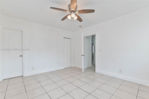 House in Miami Beach, Florida 2 bedrooms, 65.03 sq.m. № 1996559 - photo 10