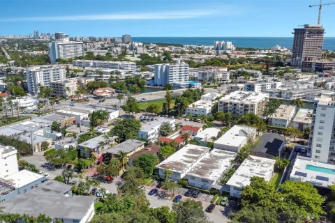 House in Miami Beach, Florida 2 bedrooms, 65.03 sq.m. № 1996559 - photo 22