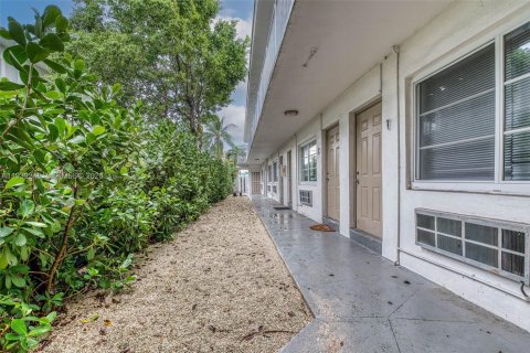 House in Miami Beach, Florida 2 bedrooms, 65.03 sq.m. № 1996559 - photo 14