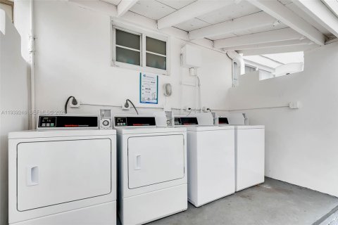 House in Miami Beach, Florida 2 bedrooms, 65.03 sq.m. № 1996559 - photo 25