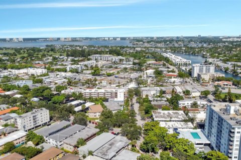 House in Miami Beach, Florida 2 bedrooms, 65.03 sq.m. № 1996559 - photo 21