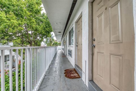 House in Miami Beach, Florida 2 bedrooms, 65.03 sq.m. № 1996559 - photo 13