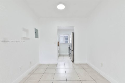 House in Miami Beach, Florida 2 bedrooms, 65.03 sq.m. № 1996559 - photo 2
