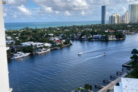 Condo in Aventura, Florida, 2 bedrooms  № 1693071 - photo 1