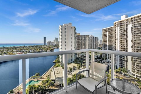 Condo in Aventura, Florida, 2 bedrooms  № 1693071 - photo 24