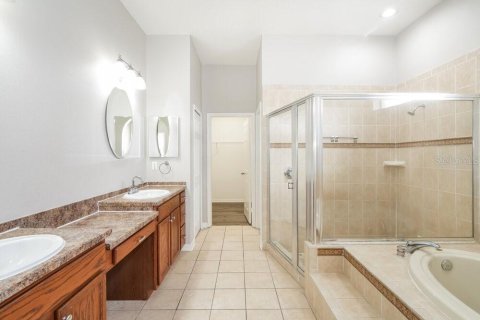 Villa ou maison à louer à Spring Hill, Floride: 3 chambres, 201.6 m2 № 2100419 - photo 13