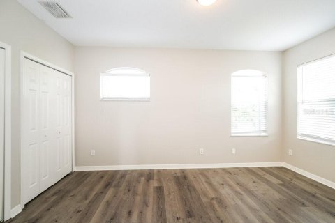 Villa ou maison à louer à Spring Hill, Floride: 3 chambres, 201.6 m2 № 2100419 - photo 16