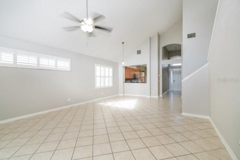 Villa ou maison à louer à Spring Hill, Floride: 3 chambres, 201.6 m2 № 2100419 - photo 6