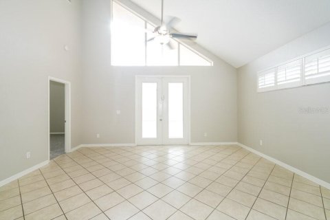 Villa ou maison à louer à Spring Hill, Floride: 3 chambres, 201.6 m2 № 2100419 - photo 5