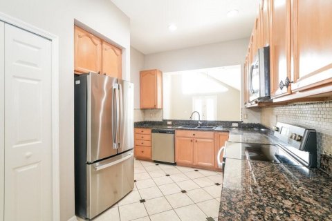 Villa ou maison à louer à Spring Hill, Floride: 3 chambres, 201.6 m2 № 2100419 - photo 10
