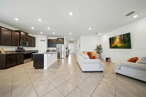 House in Wesley Chapel, Florida 4 bedrooms, 189.24 sq.m. № 1877263 - photo 8