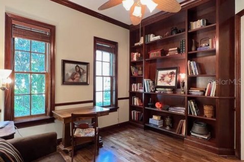 House in Winter Park, Florida 3 bedrooms, 257.06 sq.m. № 2151849 - photo 12
