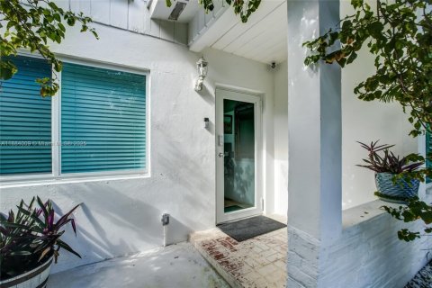 Villa ou maison à louer à Fort Lauderdale, Floride: 3 chambres, 139.73 m2 № 2089527 - photo 4