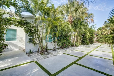Villa ou maison à louer à Fort Lauderdale, Floride: 3 chambres, 139.73 m2 № 2089527 - photo 3