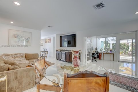 Villa ou maison à louer à Fort Lauderdale, Floride: 3 chambres, 139.73 m2 № 2089527 - photo 6