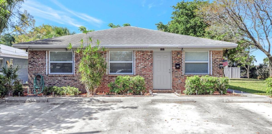 House in Pompano Beach, Florida 3 bedrooms, 192.49 sq.m. № 1998385