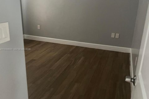 House in Pompano Beach, Florida 3 bedrooms, 192.49 sq.m. № 1998385 - photo 3