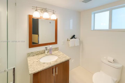 Apartment in Bay Harbor Islands, Florida 1 bedroom, 635.17 sq.m. № 2068196 - photo 11