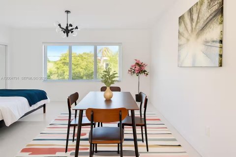 Apartment in Bay Harbor Islands, Florida 1 bedroom, 635.17 sq.m. № 2068196 - photo 2