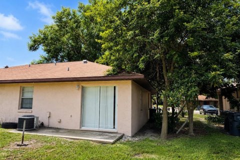 Townhouse in Winter Haven, Florida 2 bedrooms, 97.55 sq.m. № 2377792 - photo 11