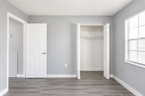 Townhouse in Winter Haven, Florida 2 bedrooms, 97.55 sq.m. № 2377792 - photo 9