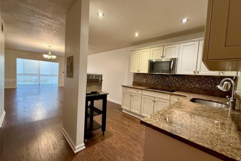 Condo à Sunrise, Floride, 2 chambres  № 2249471