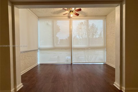 Copropriété à louer à Sunrise, Floride: 2 chambres, 85.84 m2 № 2249471 - photo 16