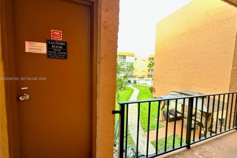 Copropriété à louer à Sunrise, Floride: 2 chambres, 85.84 m2 № 2249471 - photo 18