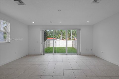 Touwnhouse à louer à Pompano Beach, Floride: 3 chambres, 154.22 m2 № 1987440 - photo 5
