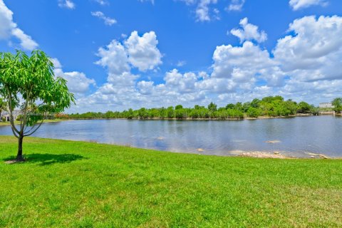 House in Weston, Florida 3 bedrooms, 120.03 sq.m. № 1874968 - photo 29