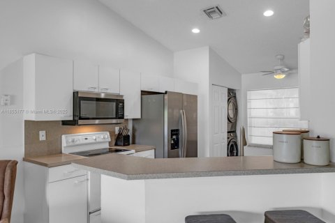 House in Weston, Florida 3 bedrooms, 120.03 sq.m. № 1874968 - photo 14