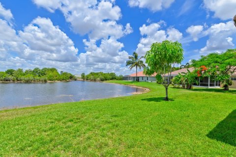 House in Weston, Florida 3 bedrooms, 120.03 sq.m. № 1874968 - photo 28