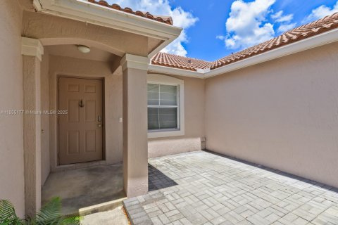 House in Weston, Florida 3 bedrooms, 120.03 sq.m. № 1874968 - photo 3