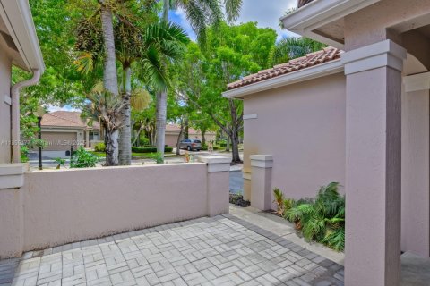 House in Weston, Florida 3 bedrooms, 120.03 sq.m. № 1874968 - photo 4