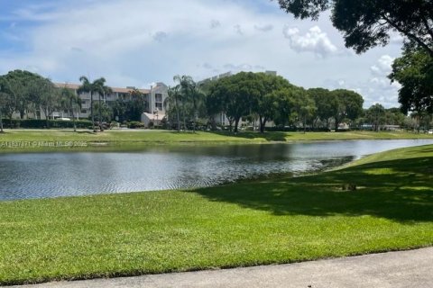 Condo in Delray Beach, Florida, 2 bedrooms  № 1830999 - photo 8
