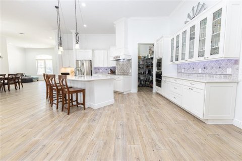 House in Oxford, Florida 5 bedrooms, 397.16 sq.m. № 2400314 - photo 8