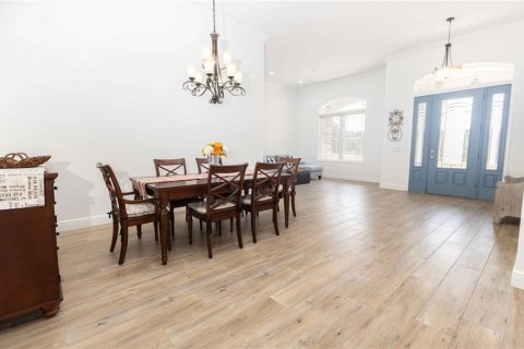 House in Oxford, Florida 5 bedrooms, 397.16 sq.m. № 2400314 - photo 5