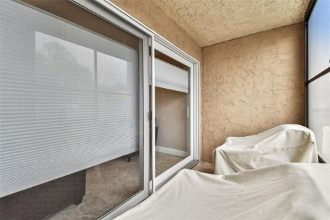 Condo in Seminole, Florida, 4 rooms  № 1825435 - photo 17