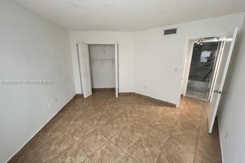 Copropriété à louer à Hialeah, Floride: 2 chambres, 88.26 m2 № 2170500 - photo 9