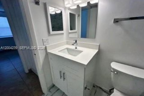Copropriété à louer à Hialeah, Floride: 2 chambres, 88.26 m2 № 2170500 - photo 11