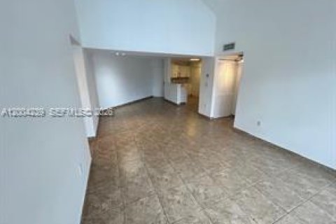 Copropriété à louer à Hialeah, Floride: 2 chambres, 88.26 m2 № 2170500 - photo 6