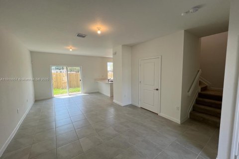 Adosado en venta en Miami, Florida, 3 dormitorios, 123.65 m2 № 1756272 - foto 3