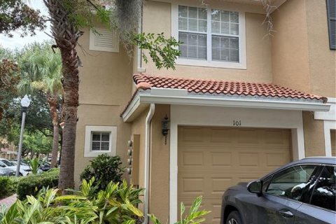 Townhouse in Orlando, Florida 3 bedrooms, 154.68 sq.m. № 2321296