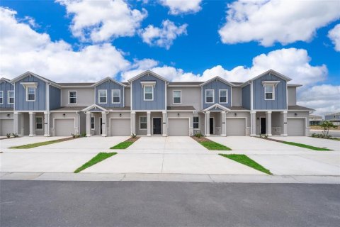 Townhouse in Davenport, Florida 3 bedrooms, 170.01 sq.m. № 1882984 - photo 1