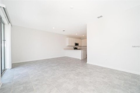 Townhouse in Davenport, Florida 3 bedrooms, 170.01 sq.m. № 1882984 - photo 10