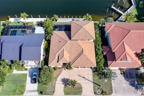 Casa en venta en Punta Gorda, Florida, 4 dormitorios, 315.59 m2 № 2166798 - foto 3