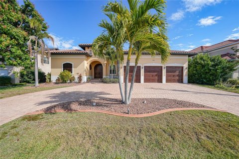 Casa en venta en Punta Gorda, Florida, 4 dormitorios, 315.59 m2 № 2166798 - foto 2