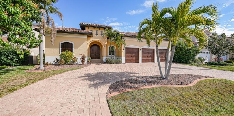 Casa en Punta Gorda, Florida 4 dormitorios, 315.59 m2 № 2166798