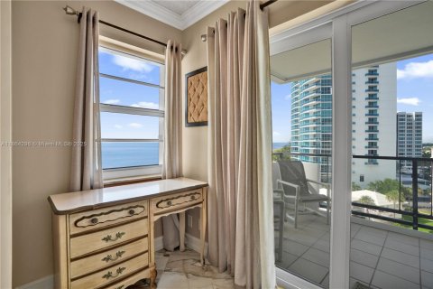 Condo in Lauderdale-by-the-Sea, Florida, 1 bedroom  № 1892583 - photo 30